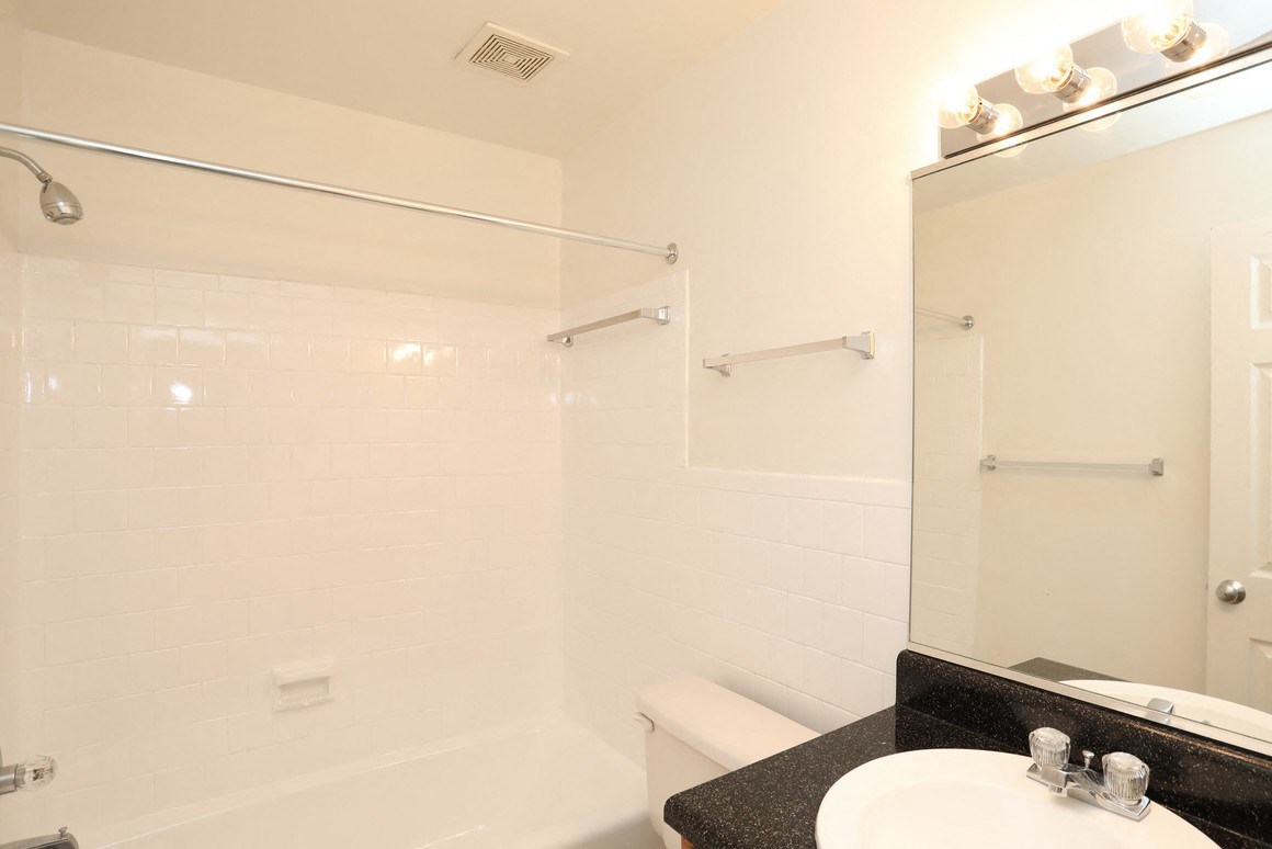 Shenandoah Station Apartments in Triangle, VA